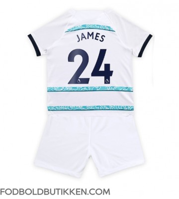 Chelsea Reece James #24 Udebanetrøje Børn 2022-23 Kortærmet (+ Korte bukser)